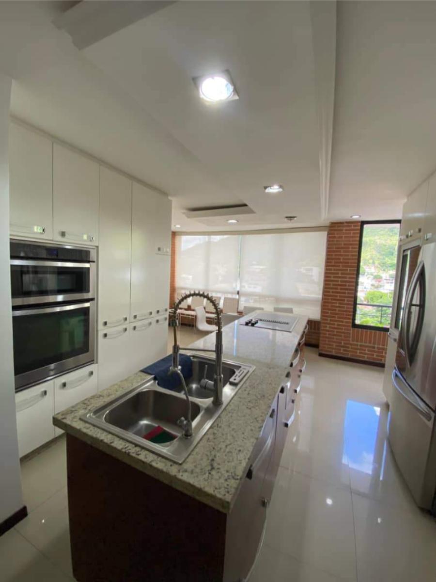 Penthouse amoblado en alquiler en Alta Florida | 403 m² y vista 360°