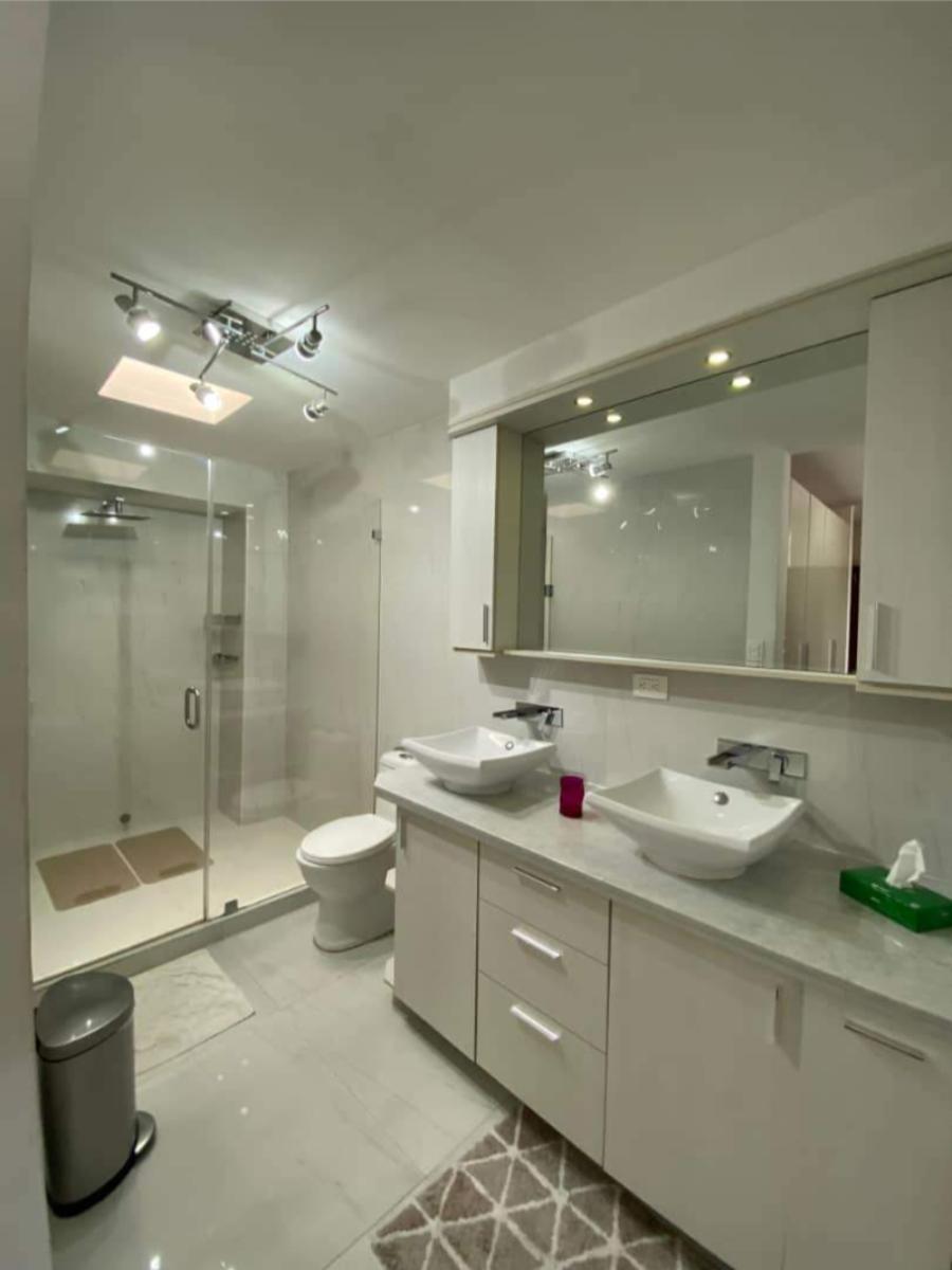 Penthouse amoblado en alquiler en Alta Florida | 403 m² y vista 360°