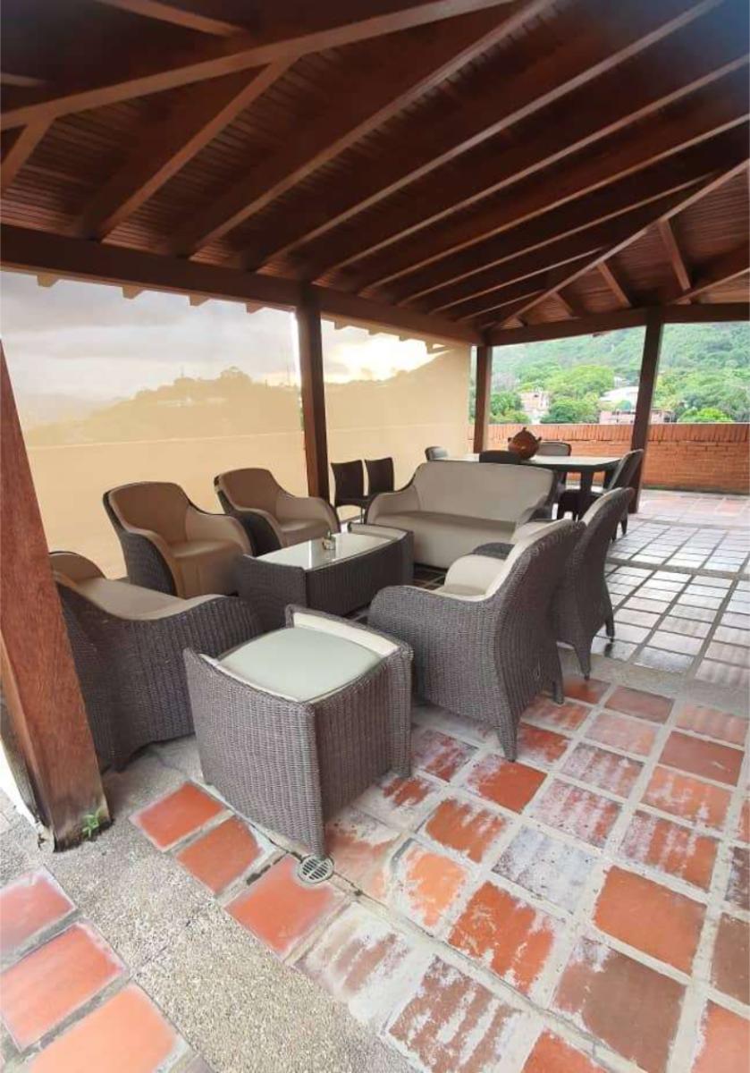 Penthouse amoblado en alquiler en Alta Florida | 403 m² y vista 360°