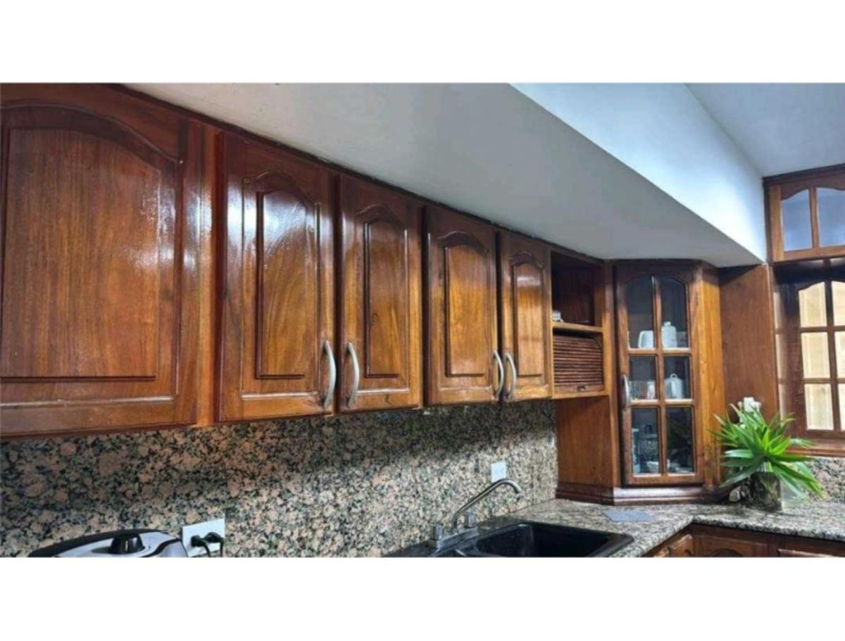 Apartamento en venta o alquiler en La Tahona, Baruta | 4 habitaciones y terrazas