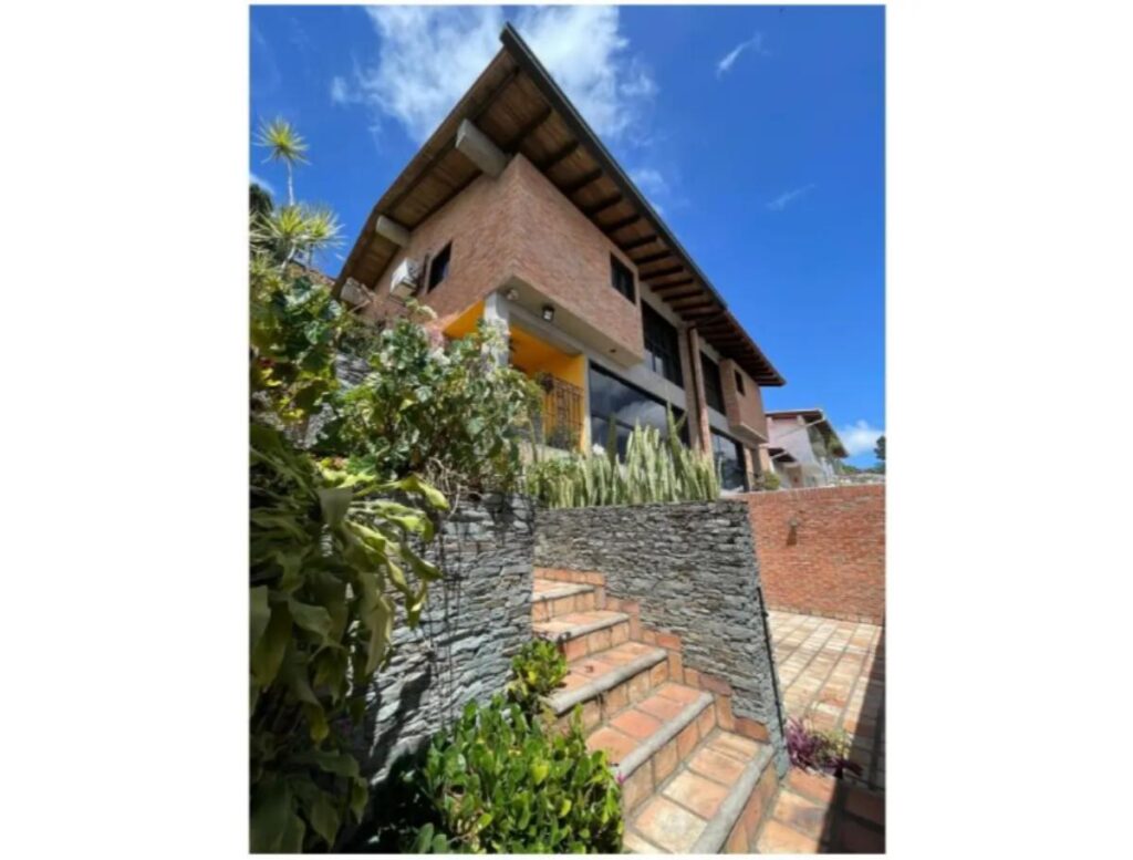 Casa en venta en Alto Prado, Baruta | 4 habitaciones, 350 m² y vista al Ávila