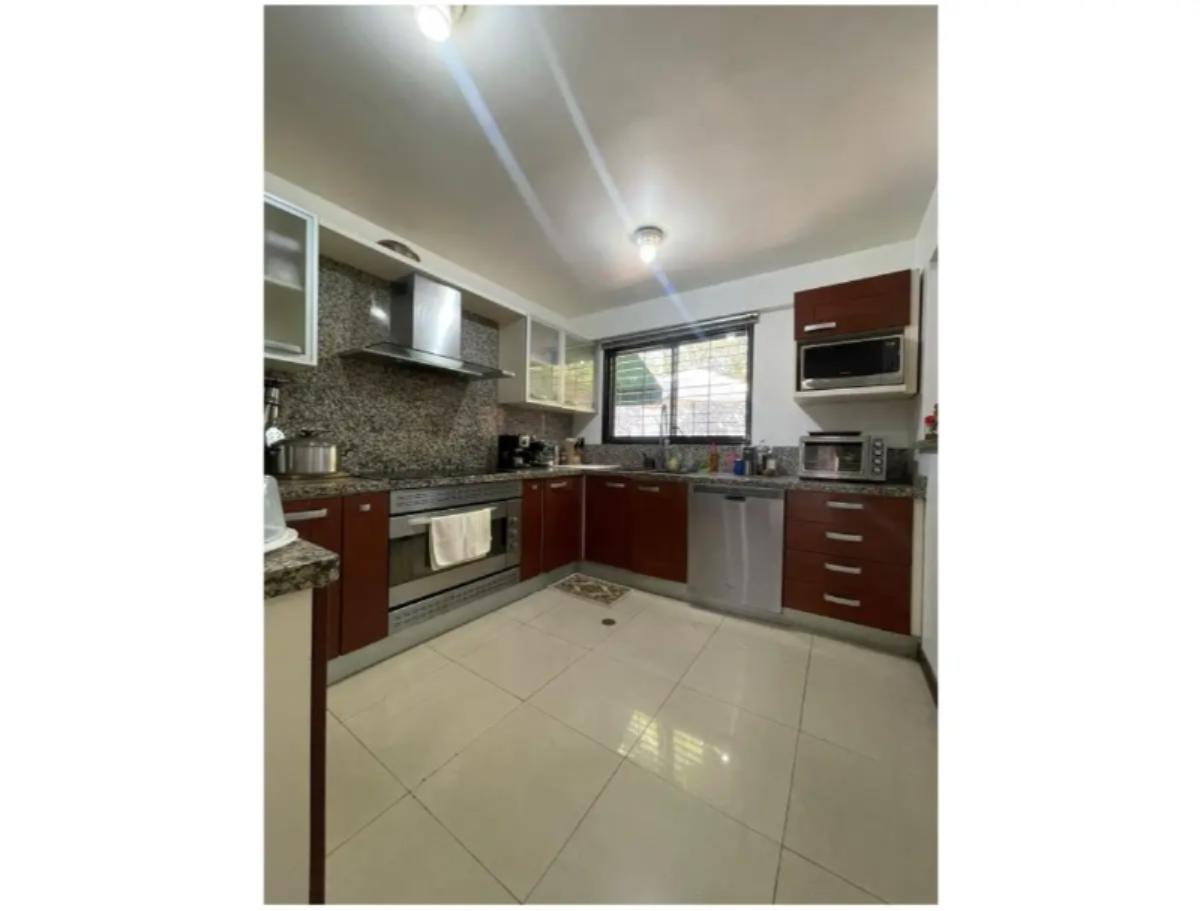 Casa en venta en Alto Prado, Baruta | 4 habitaciones, 350 m² y vista al Ávila