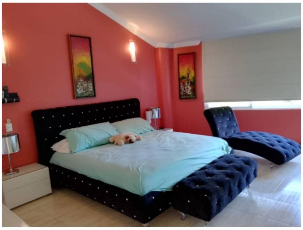 Casa en venta en Lomas de La Lagunita, El Hatillo | 5 habitaciones y 400 m²