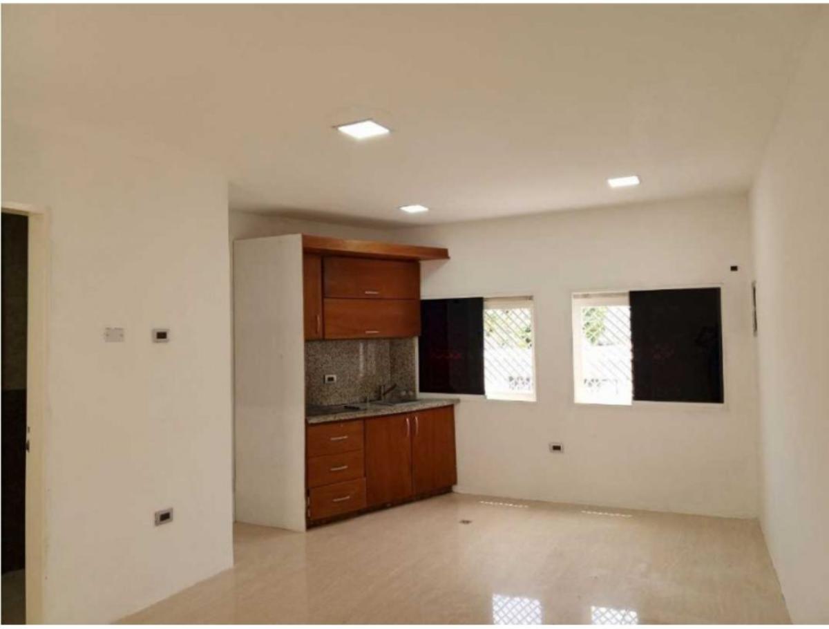 Casa en venta en Prados del Este, Baruta | 8 habitaciones y piscina