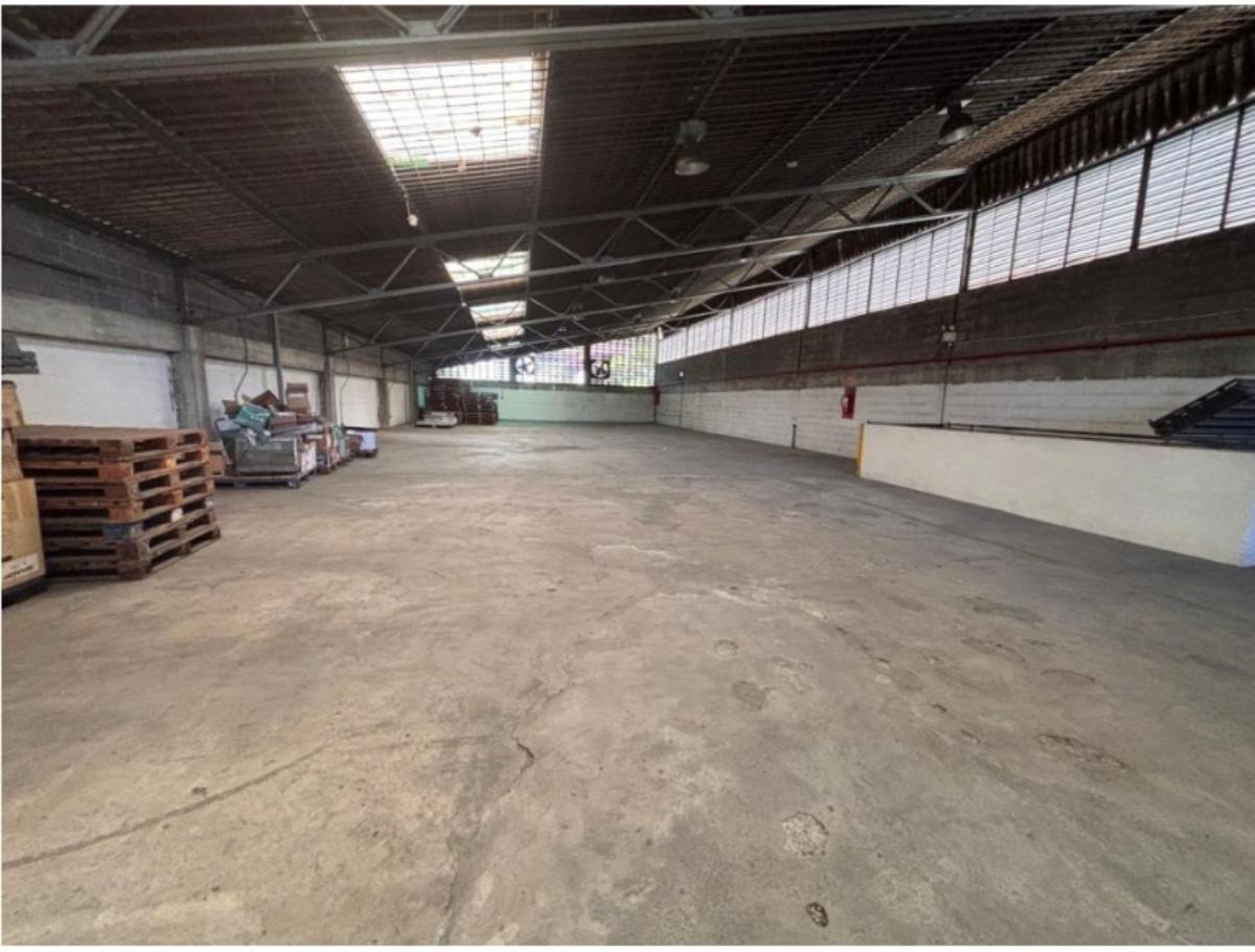 Galpón industrial en venta o alquiler en Los Naranjos de Guarenas | 1.200 m²