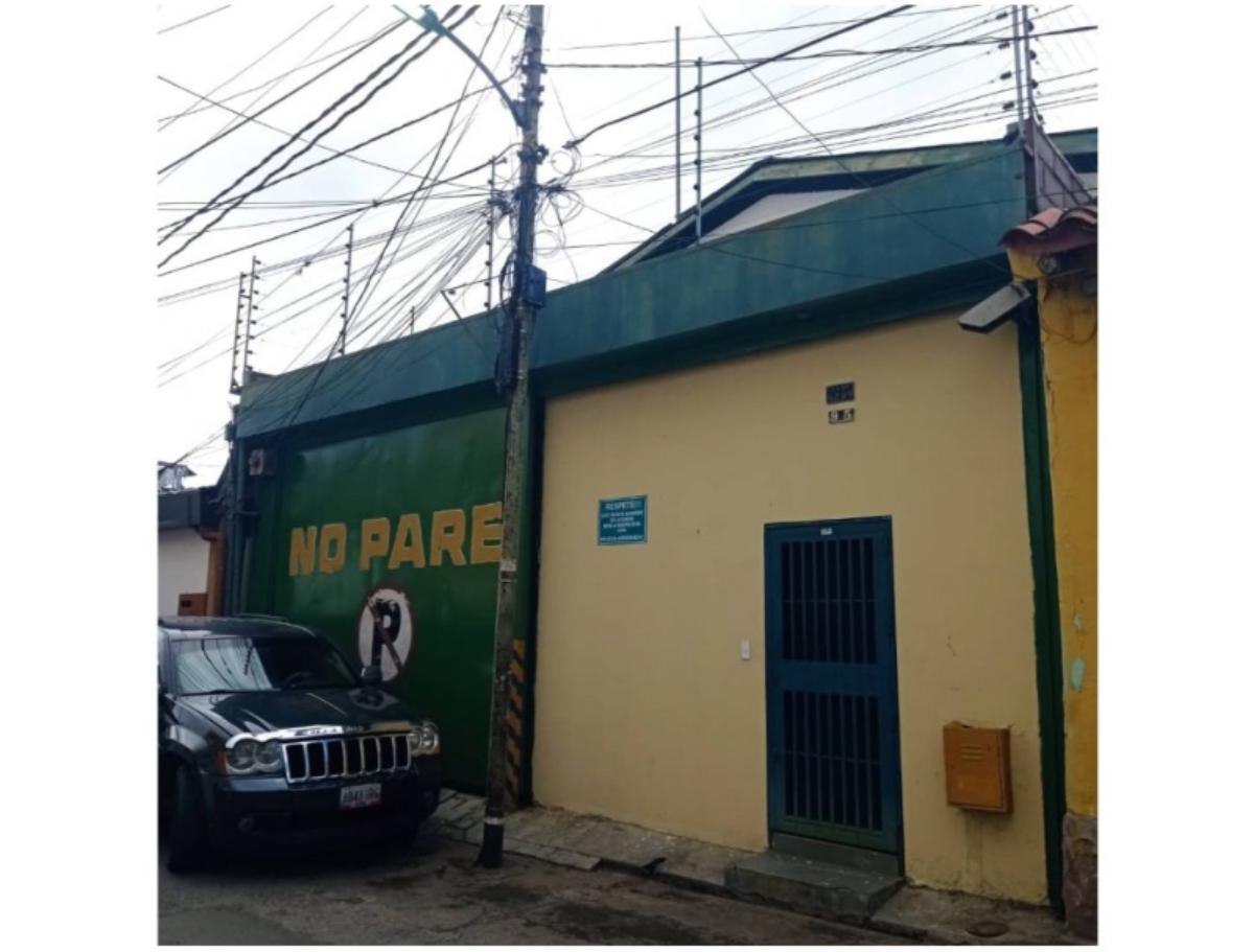 Galpón industrial en venta en Prado de María, Caracas | 520 m² y mezzanina