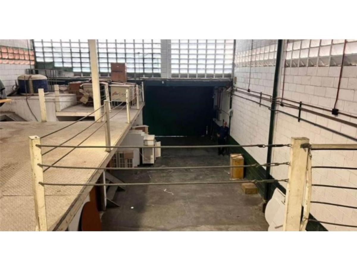 Galpón industrial en venta en Prado de María, Caracas | 520 m² y mezzanina