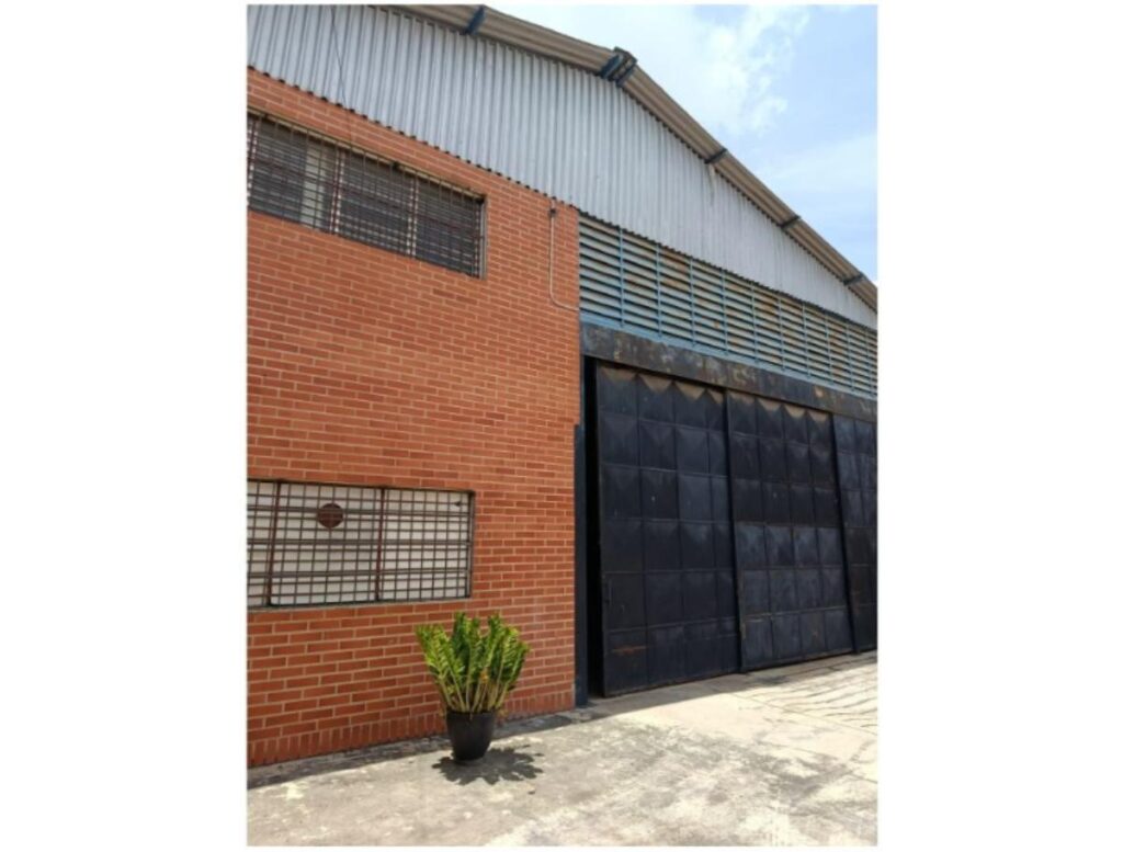 Galpón industrial en venta en Filas de Mariche | 480 m² y capacidad para 4 contenedores