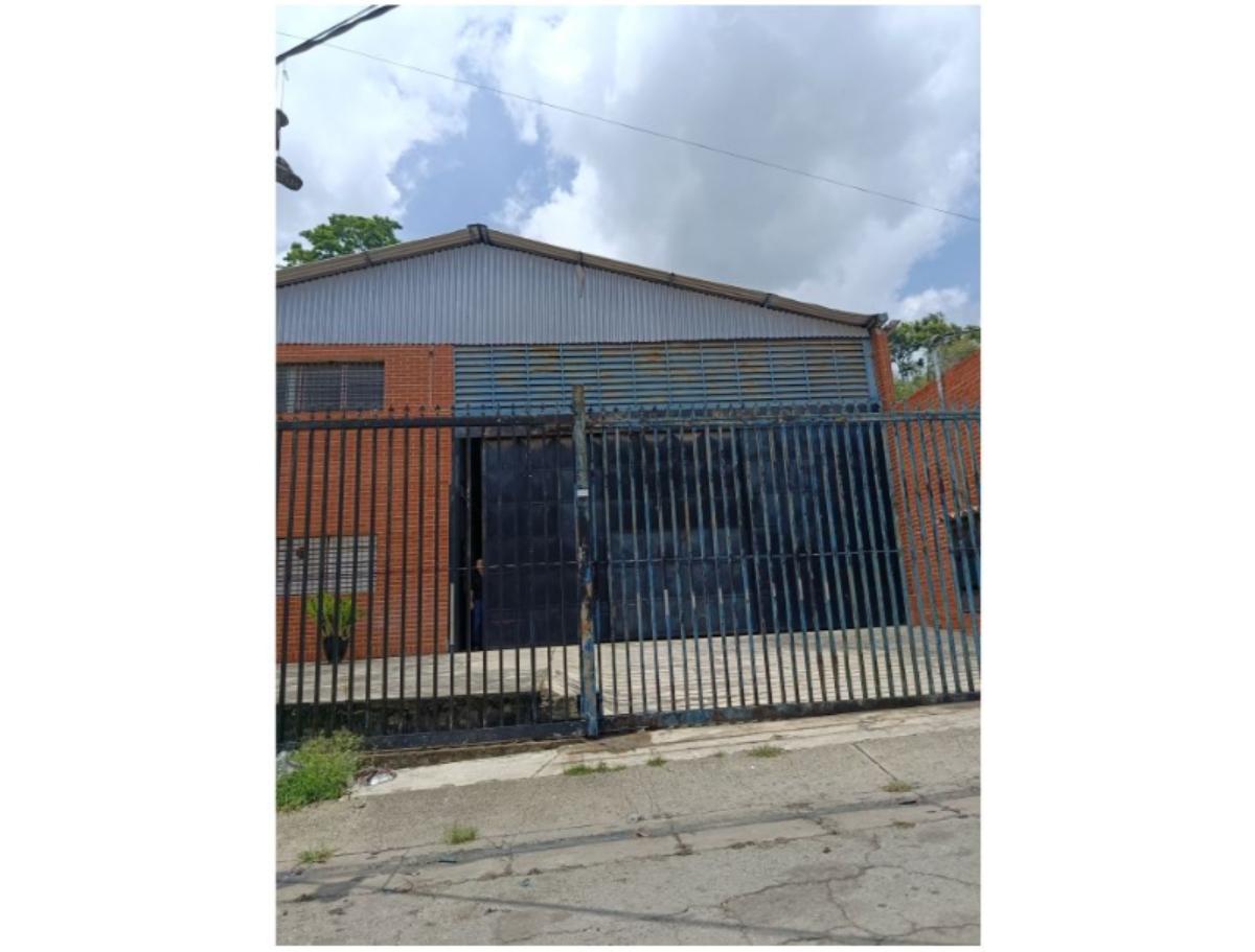 Galpón industrial en venta en Filas de Mariche | 480 m² y capacidad para 4 contenedores