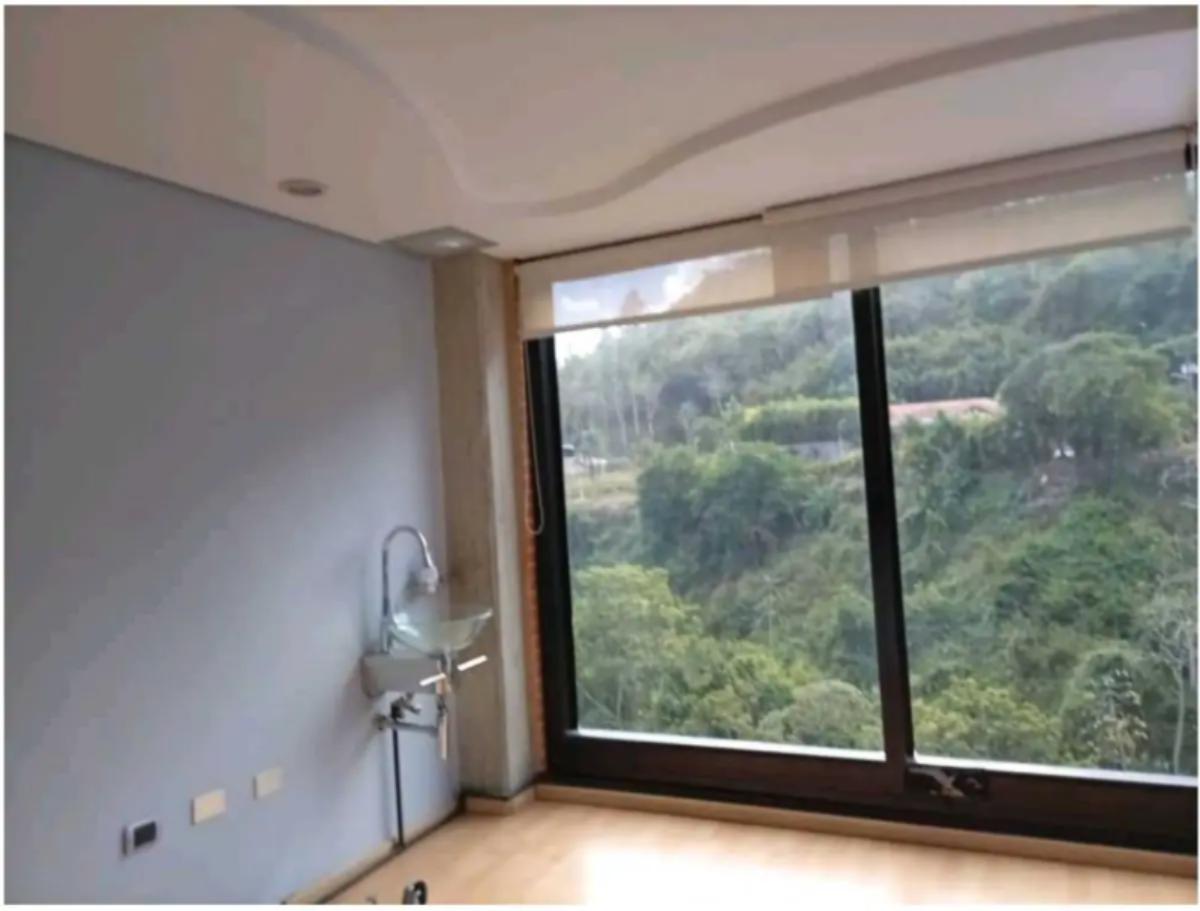 Consultorio odontológico en alquiler en Vizcaya, Baruta | 58,72 m² equipado