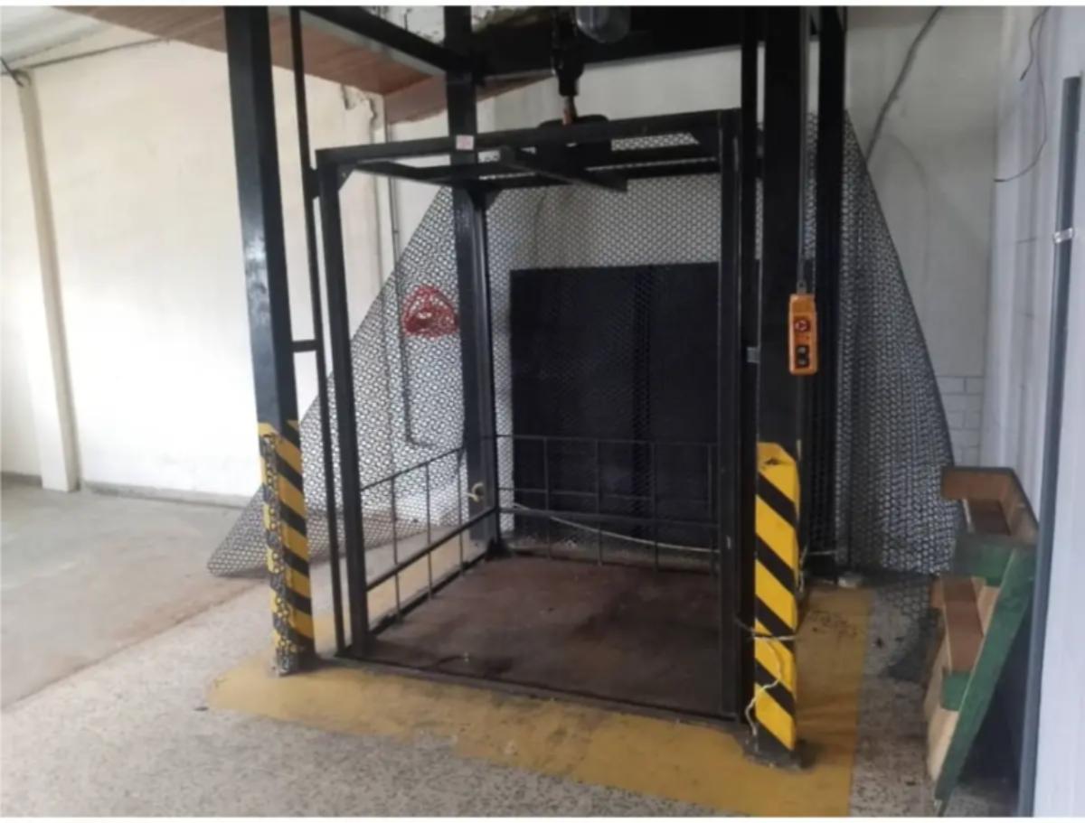 Local en alquiler en Las Minas de Baruta, sector La Naya | 406 m²