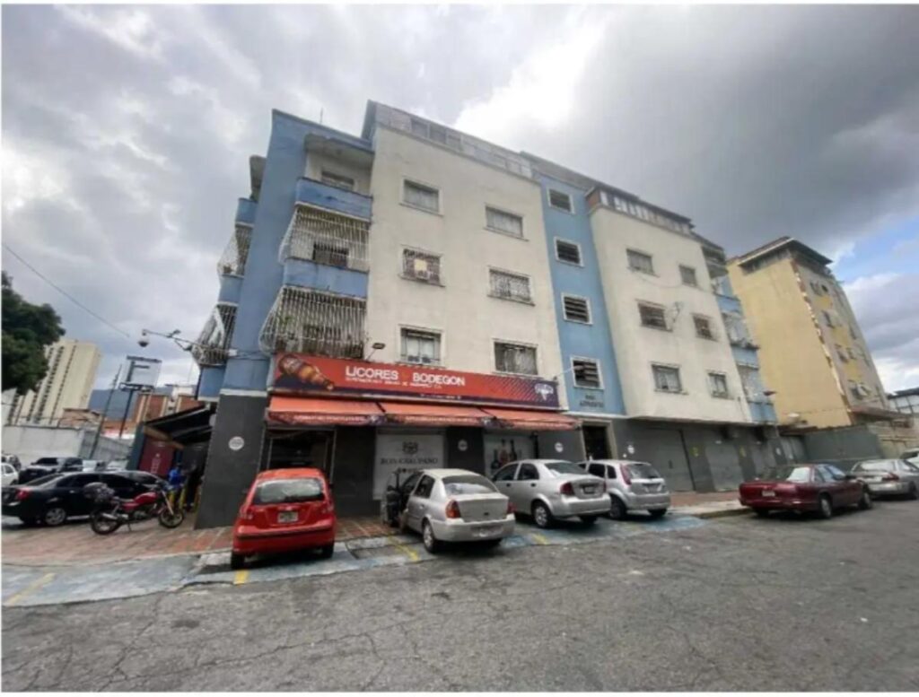 Fondo de comercio de licorería en venta en Maripérez | 250 m² operativo