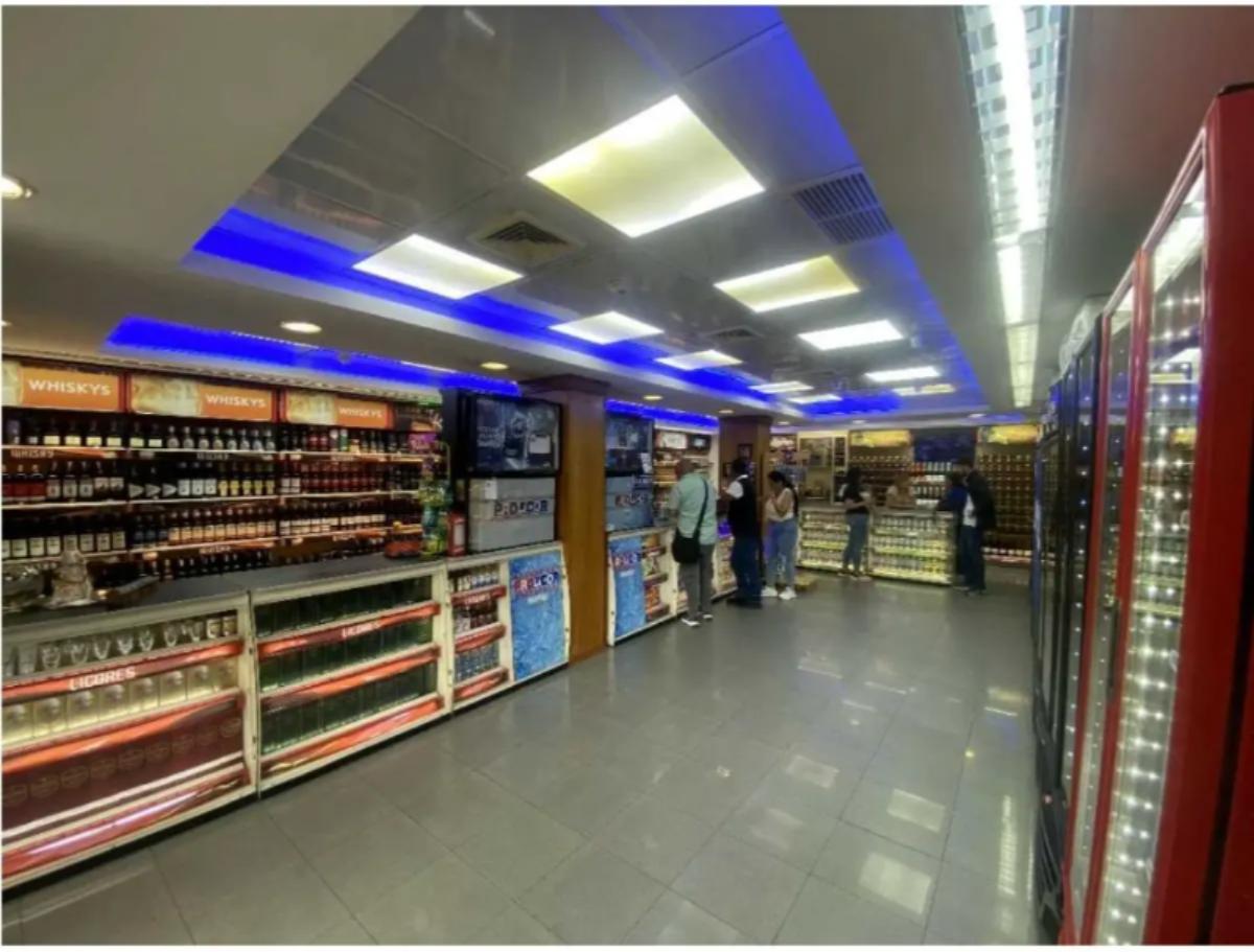 Fondo de comercio de licorería en venta en Maripérez | 250 m² operativo