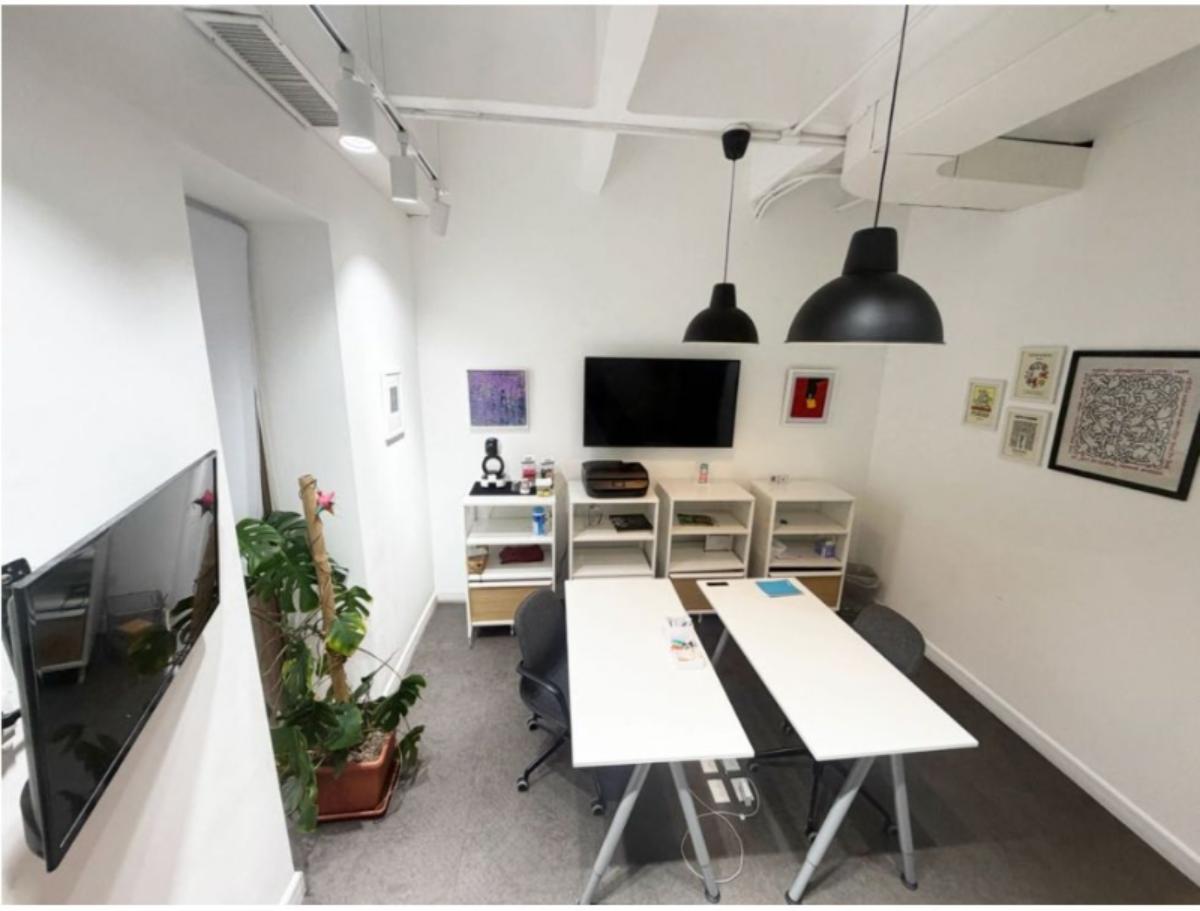 Oficina en venta en Los Palos Grandes, Edificio Cavendes | 82 m² remodelada