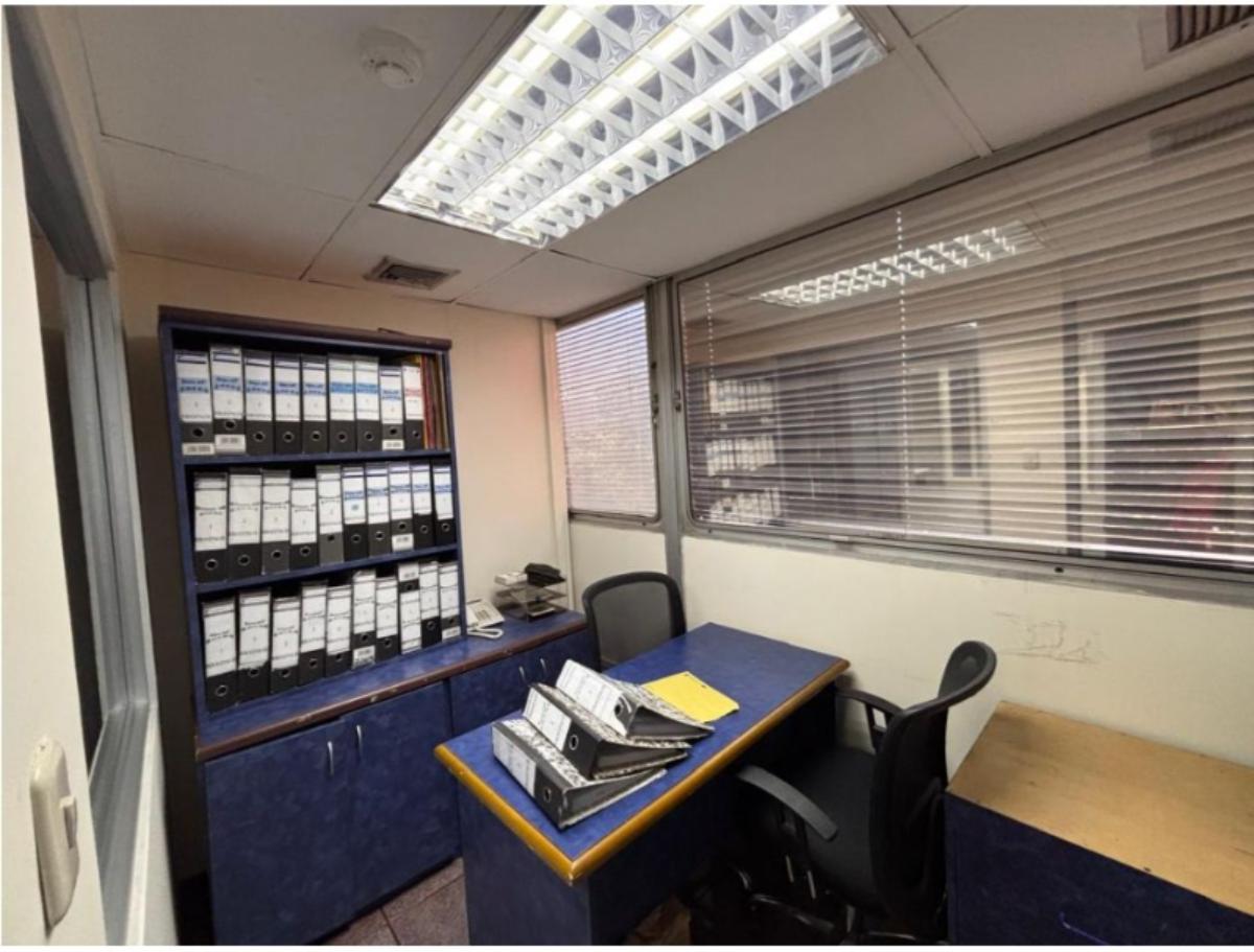 Oficina corporativa en alquiler en San Bernardino | 259 m² y 6 espacios privados