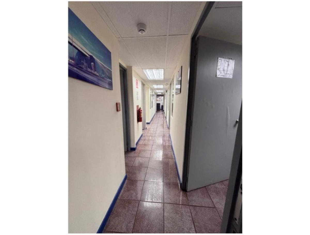 Oficina corporativa en alquiler en San Bernardino | 259 m² y 6 espacios privados